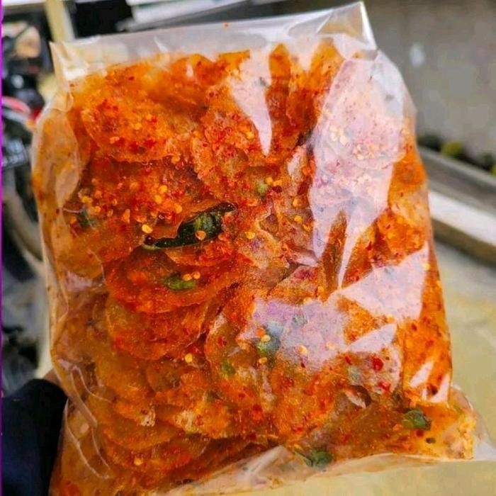 

CCF Keripik Kaca Pedas 500 Gram Juragan Snack Keripik Kaca Original Daun Jeruk Makanan Kering Camilan Snack