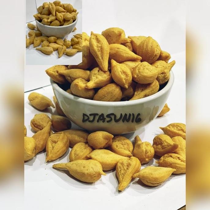 

Soes Kering Keju 250gr Snack Ringan Renyah Kue Kering Lebaran Stok Terbatas