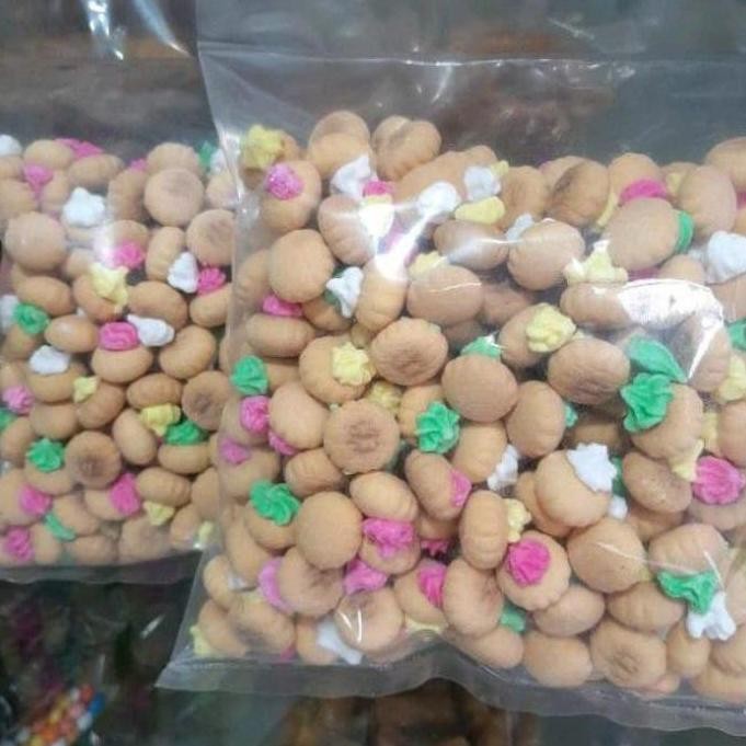 

Kue Gembros / Monas Tradisional Stok Terbatas