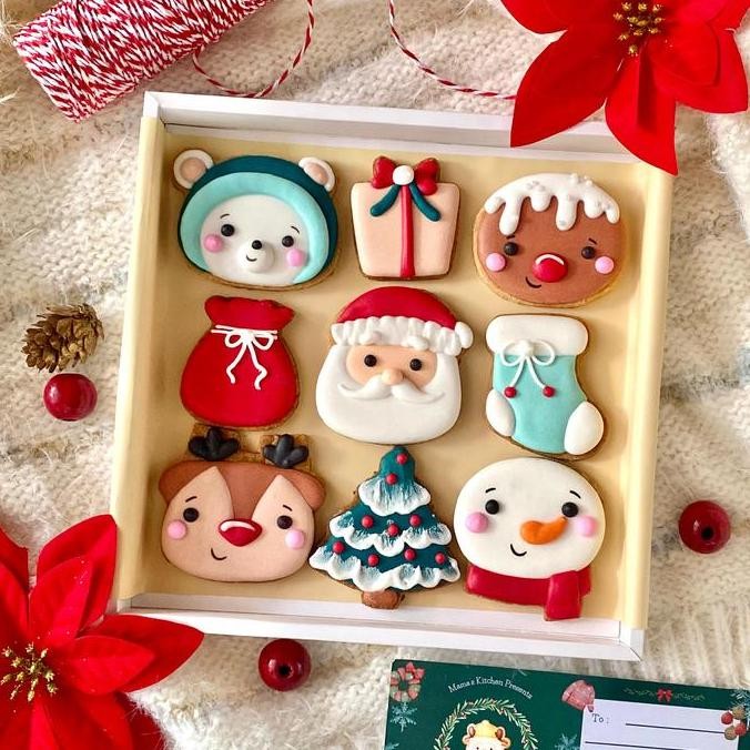 

Character Box Icing Cookies Isi 9 - Hampers Natal Premium Stok Terbatas