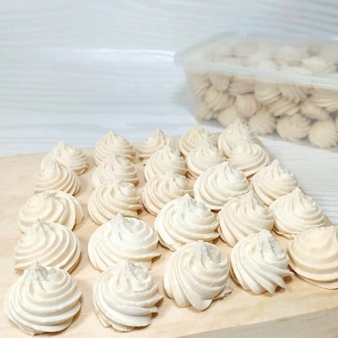 

Kue Sagu Susu Kembang - Kue Kering Mini Bentuk Bunga Lumer di Mulut Stok Terbatas