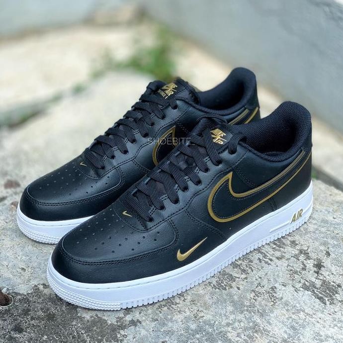 Nike Air Force 1 '07 Lv8 Black Metallic Gold
