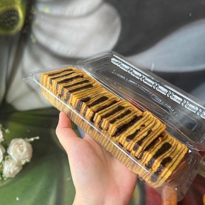 

IX Kue Pinggiran lapis legit full prunes 250g (only prunes 1 rasa)