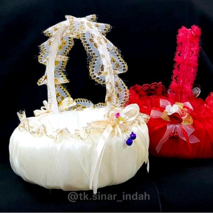 

IX Keranjang Tabur Bunga - Tabur Bunga Pengantin Putih