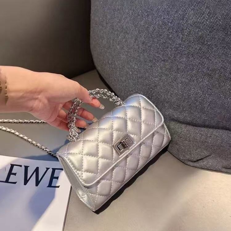 Tas Tangan Perak Wanita Tas Kecil Gaya Chanel Tas Rantai Quilted Mini Tas Selempang Tas Telepon