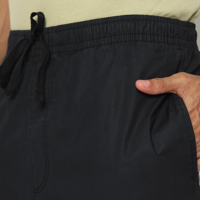 RBJ Celana Pendek Karet Parasut Polos Pria