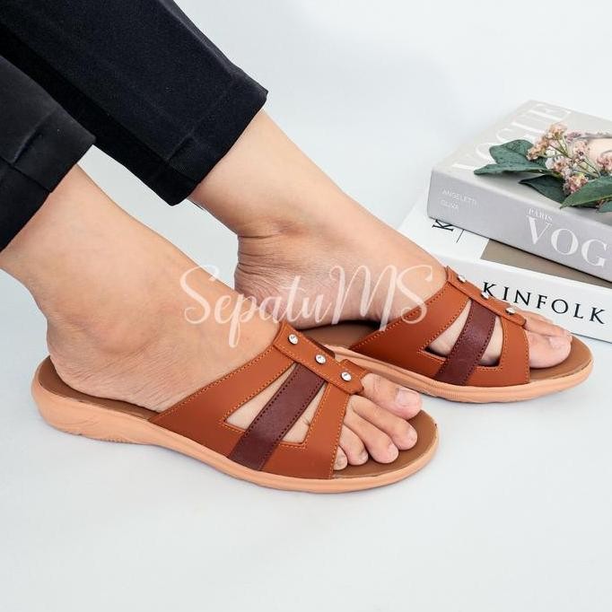 

Sandal Jepit Wanita Terbaru Selop Slop Sendal Perempuan Cewek Cewe ibu-ibu2 Casual Kekinian Murah Terlaris CMC02 LS