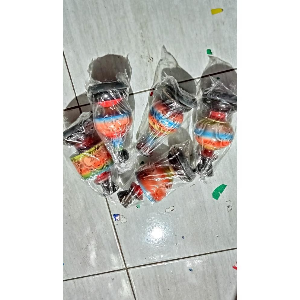 Yt- Zx41 Pion Kayu Lovebird Nomor 7 Motif Air Brush Sangkar Kandang Burung Besi Bulat Kapsul Dan Ple