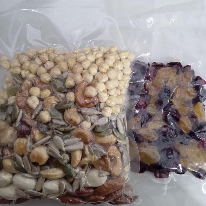 

Mix Nut Roasted Isi 10 Macam Kemasan 500Gram New Best Quality 100% Original