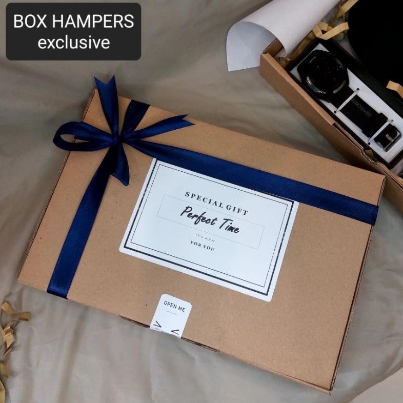 

KLJ Hampers Gift Box Cewek / Wanita Exclusive Untuk Kado / Hadiah Isi Jam Tangan || Tas || Dompet Dll TERLARIS