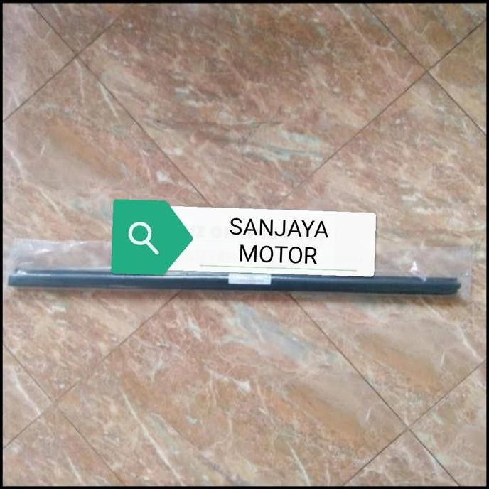 Pelipit Kaca Depan Dalam Suzuki Splash Original Sgp Diskon