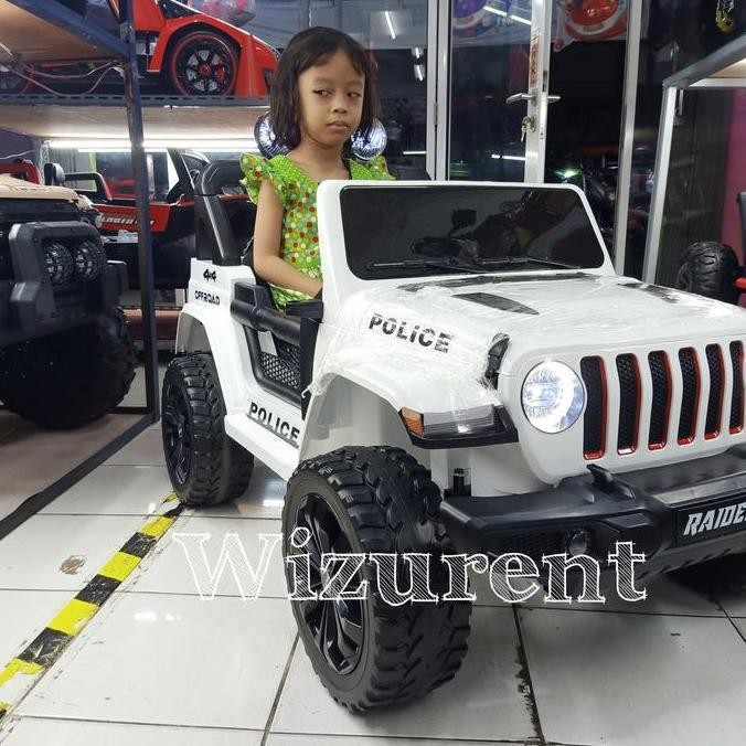 mobil aki Jeep Rubicon ykt938 polisi