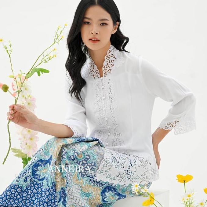 KEBAYA PUTIH MODERN LENGAN PANJANG (AINI)