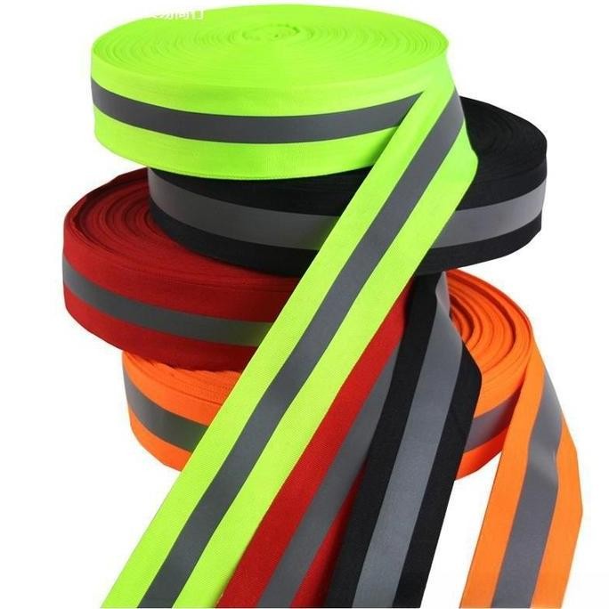 

Pita Scotlight Skotlet Scotlite Kain 5 Cm Oranye-Hijau-Kuning-Merah