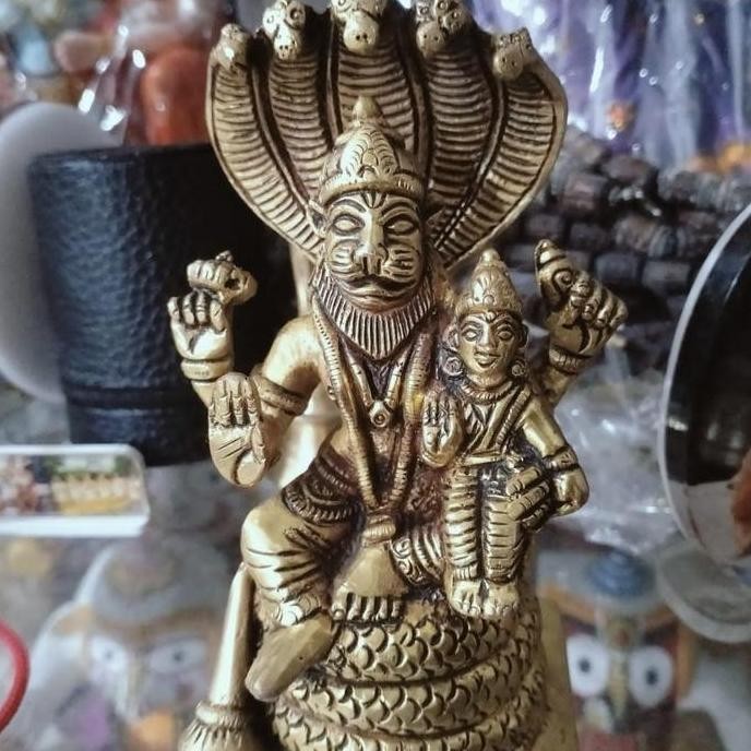 populer] Arca Sri Laksmi Narasimha kuningan padat India