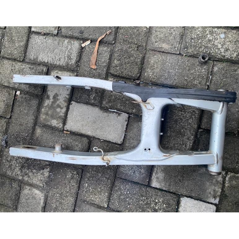 Obral Swing Arm Ori Copotan Honda CRF 150L Kondisi Bekas Copotan Masih Bagus Belum Ada Yang Kropos