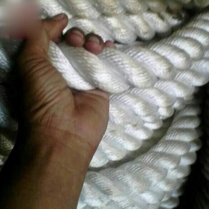 

Tali Tambang 38mm Nylon Putih Besar Nilon Kuat