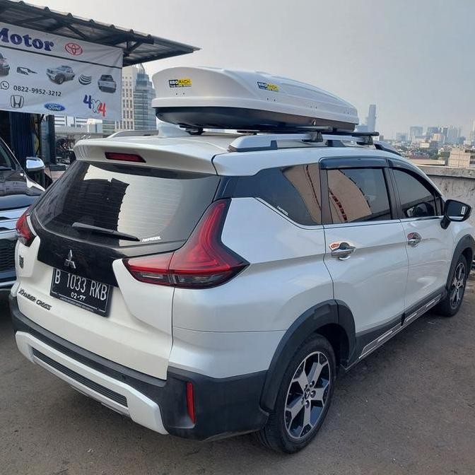 * Paket Roof Box Xpander Cross + Cross Bar