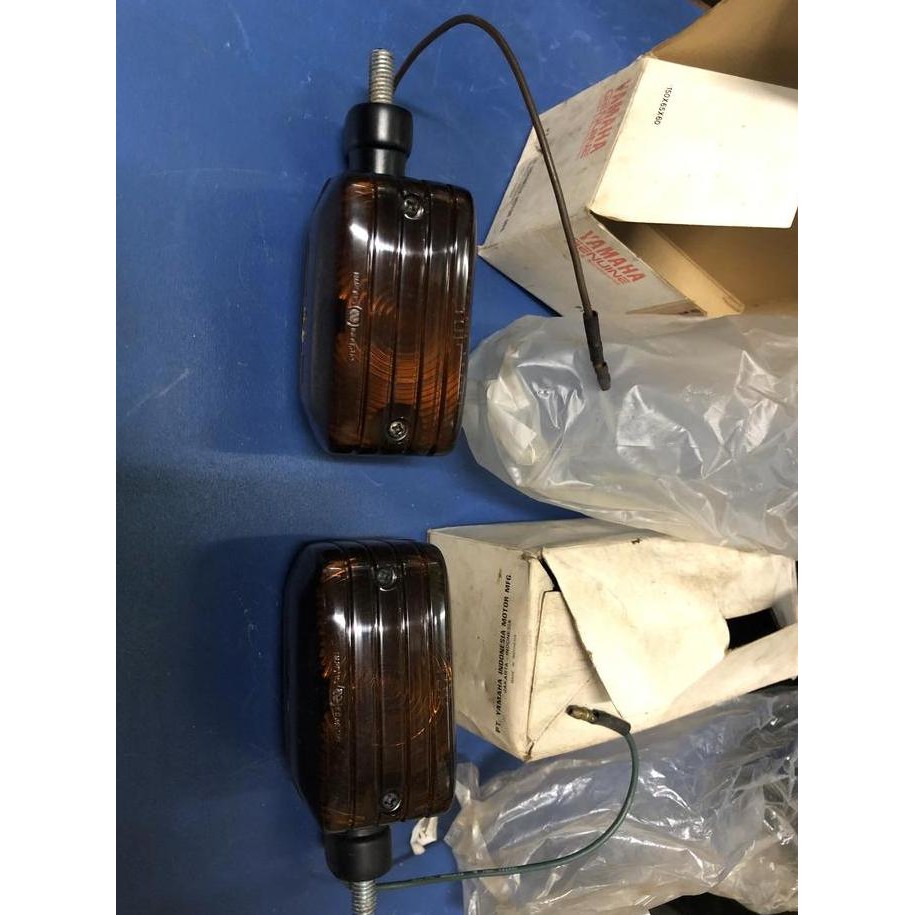 LAMPU SEN DEPAN CHAMP SET (3WE) (YAMAHA0012)