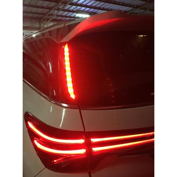 reflektor lampu belakang fortuner vrz 2016