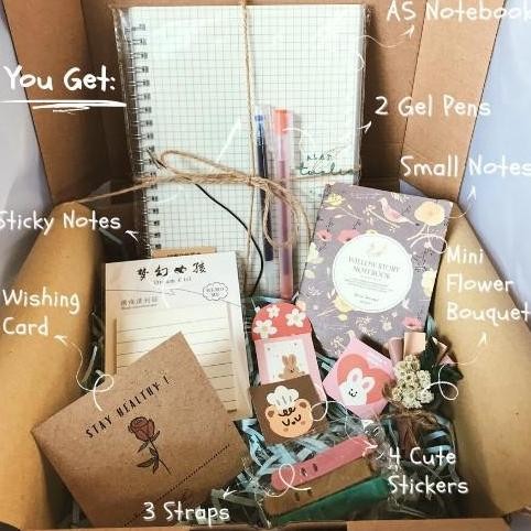 

Custom Hampers Stationery Journal Kit Wisuda-Kak Malversasi New Stok