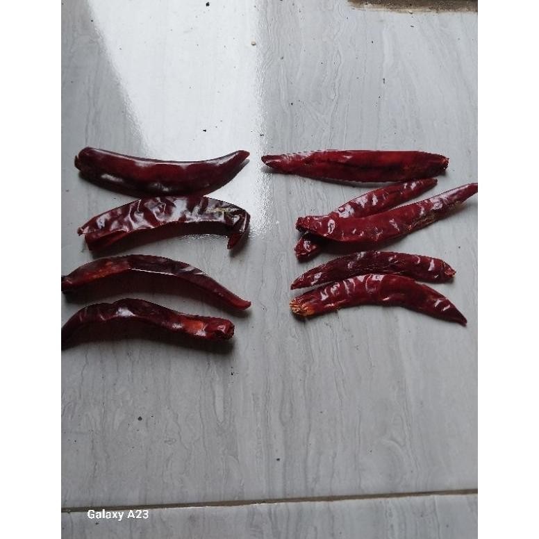 

Tahan Lama Promo !! 1Kg Cabe Merah Besar Kering Tidak Pedas
