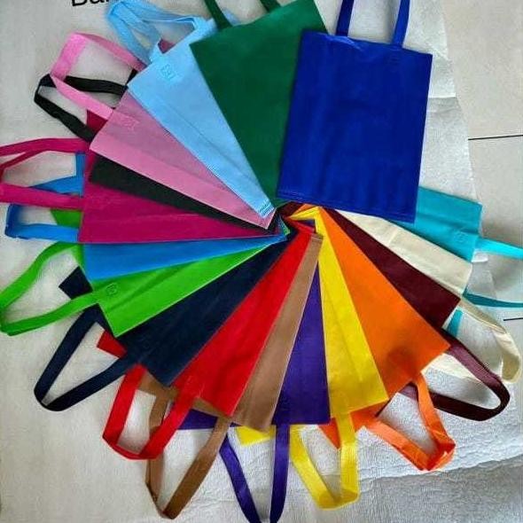 

dh-68 Cuci Gudang Lusinan Tas Spunbond Goodie Bag 38x45x10 30x40x10 25x35x10 20x26x10 Paperbag Kain Totebag Souvenir Original Murah