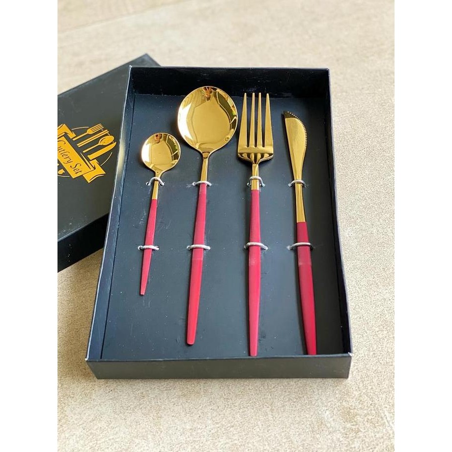 CUTLERY SET