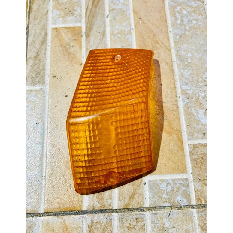 mika sein reteng riteng sein belakang sebelah kiri original siem vespa px spartan