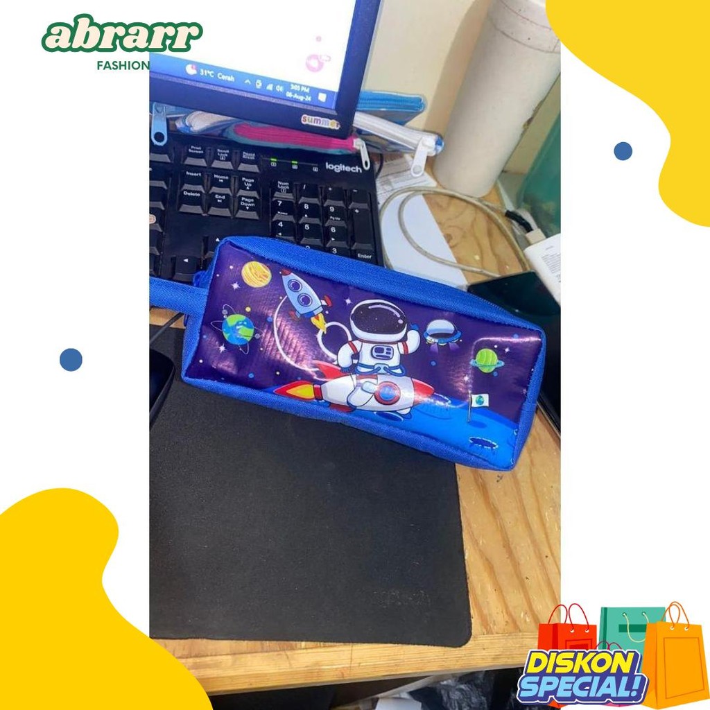 

Tempat Pensil Kotak Panjang Astronot Bahan Kanvas Diskon