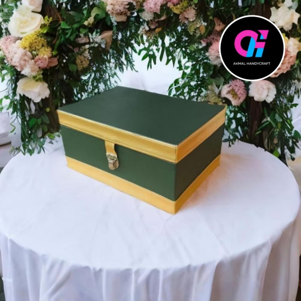 

Box Hampers Bahan Kulit Sintesis Cocok Untuk Momen Apapun Nugi
