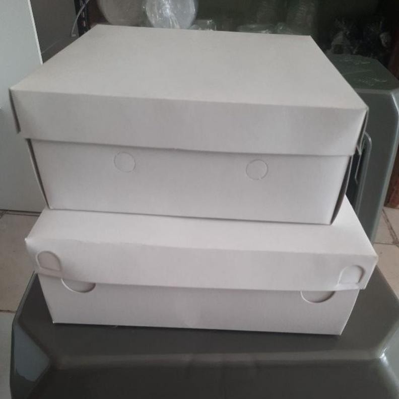 

Dus nasi putih polos ukuran 18x18 dan 20x20 Nugi