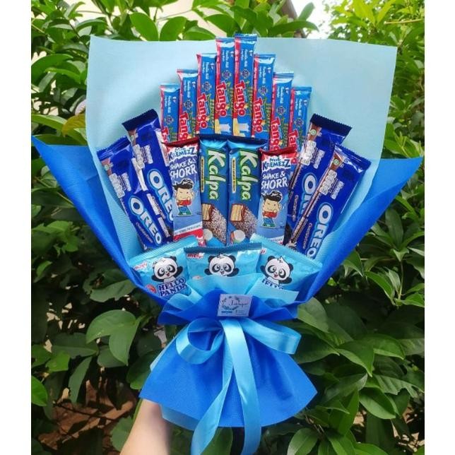 

(S) BUKET SNACK BIRU CANTIK MEWAH ELEGAN HADIAH/paket/bingkisan Snack Ulang Tahun/Ultah/ Wisuda/Kado/Hadiah Nugi