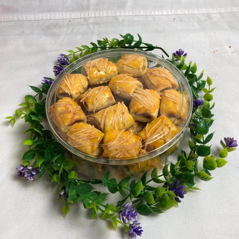 

Kue Kering nastar Lipat Keju wisman Isi 250 gram toping keju Nanas homemade termurah / kue lebaran Nugi