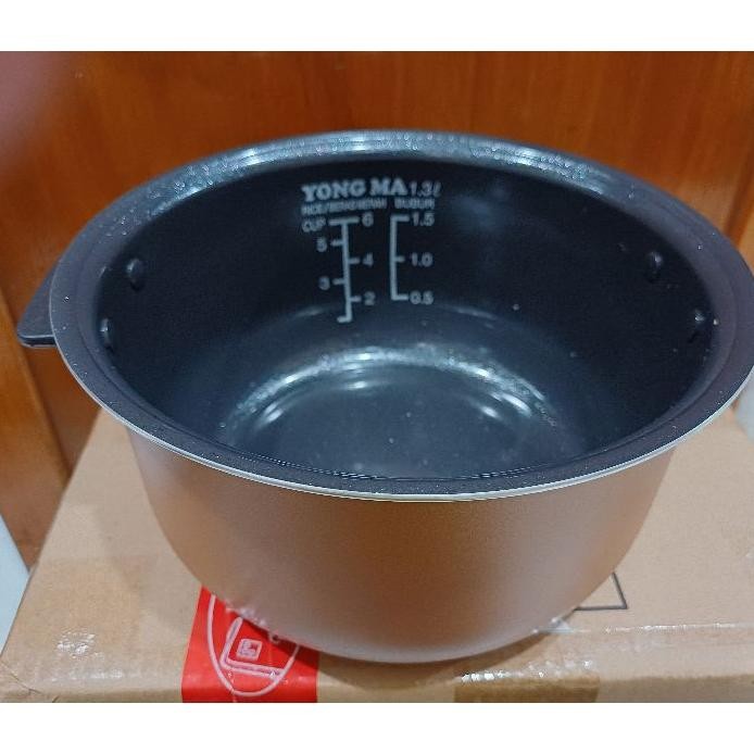 Panci Magic Com Yong Ma Smc 8045 Kapasitas 1.3 Liter