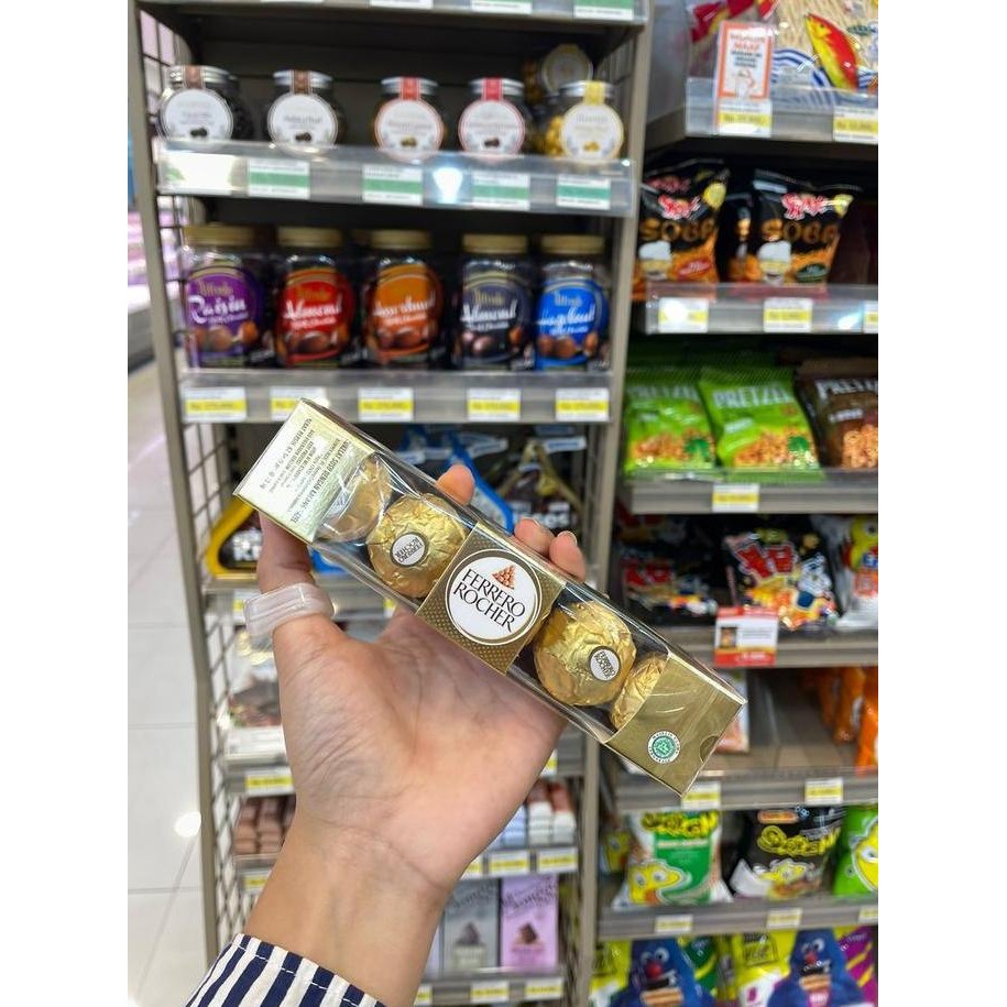 

Ferrero Rocher Cokelat Camilan Premium Snack Coklat Mewah Termurah
