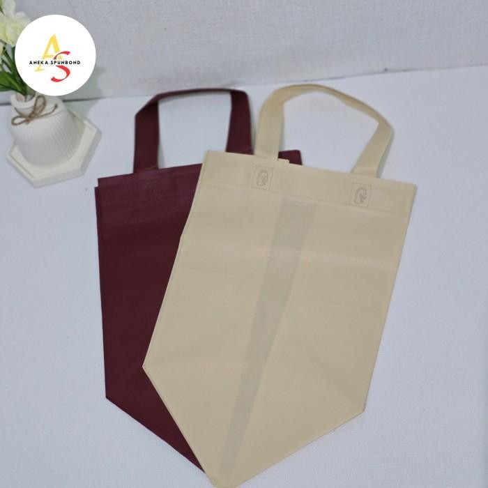 (Expert) Goodie bag Box bag uk 18 Tas spunbond model mcd ( isi 12 pcs)