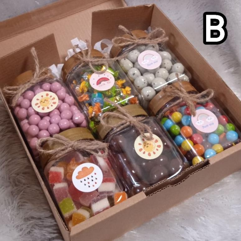 

Mega Sale Hampers Coklat Lagie / Delfi Box Kado Ulang Tahun Valentine Lebaran Gift Box Natal Aniversary Graduation Wisuda Mega Sale