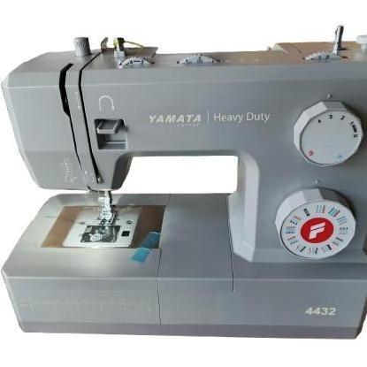 

><><><] TERMURAH | Mesin Jahit Portabel Heavy Duty Yamata 4432 Semi Obras Lubang Kancing