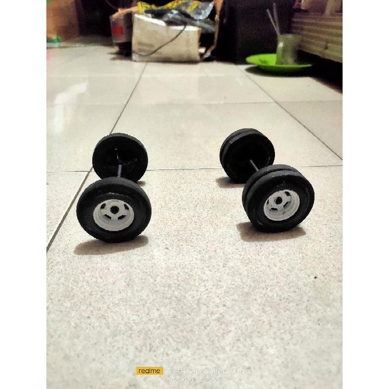 Aq-54 Ban Miniatur Truk Plastik Modif Busa