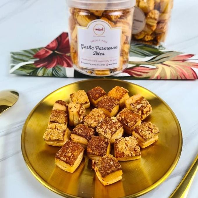 

GARLIC PARMESAN BITES Kue Kering Premium MISOL kemasan Toples Bulat OS