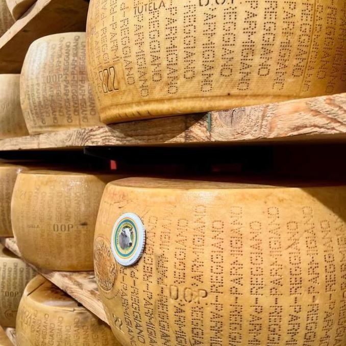 

Parmigiano Reggiano Cheese Dop 24 Months 1Kg