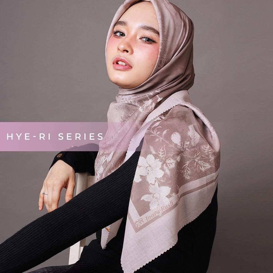 Hijab Voal Segi Empat Hijab Motif Hyeri Series By Inara Rusli