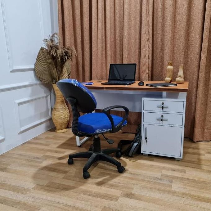 MEJA TULIS MEJA KANTOR MEJA STAF MEJA SEKERTARIS MT 566 ROT 1275