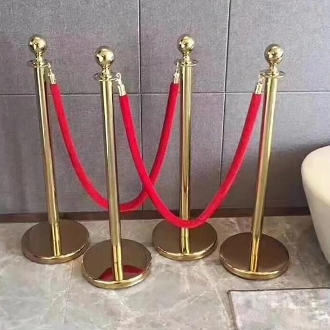 

Tiang Antrian Gold Pembatas New Stok