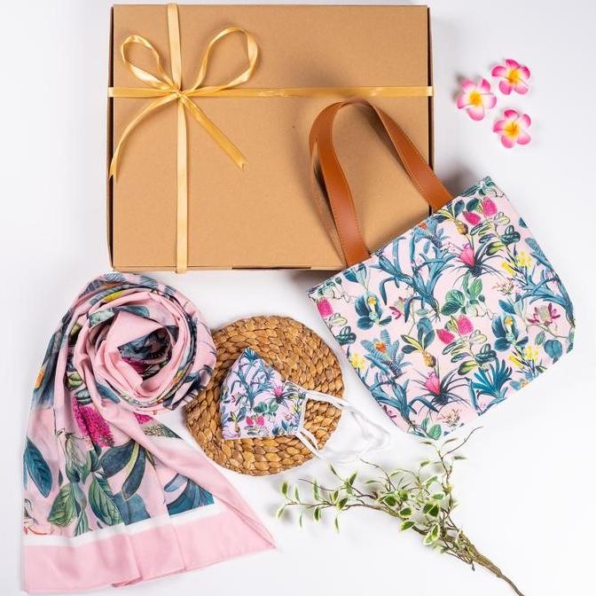 

Ready Hampers Kasih Ibu Eksklusif dari Seruni Living | Kado Spesial Ibu