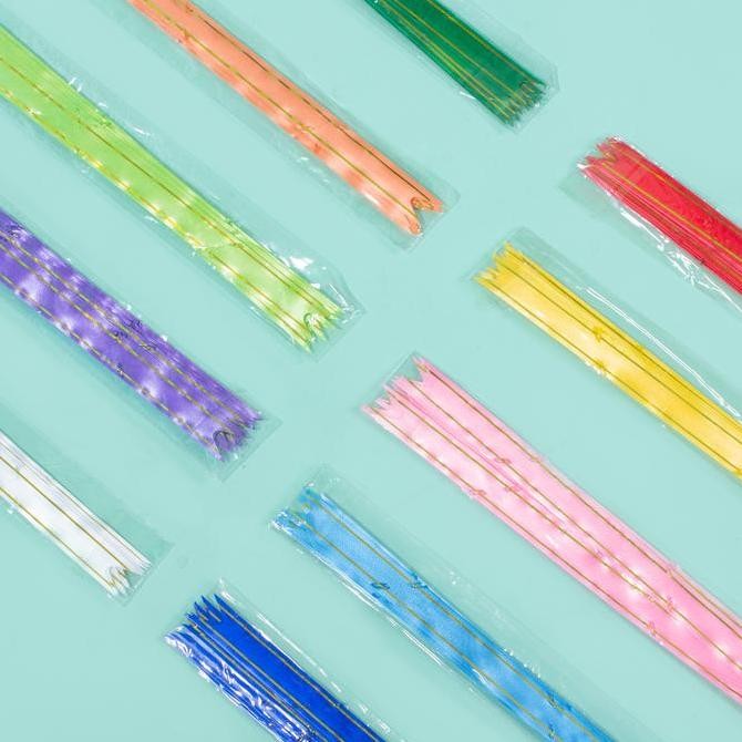 

Baru Pita Serut Plastik 12mm Isi 10pcs Pita Tarik Kado Praktis