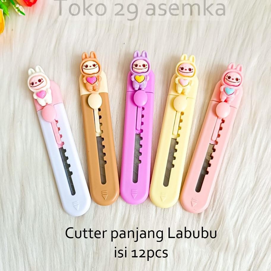 

12Pcscutter Panjang Mini Labubu 9 Cm Lisa Blapink Knife Silet Alat Pemotong Kertas Kater Lucu