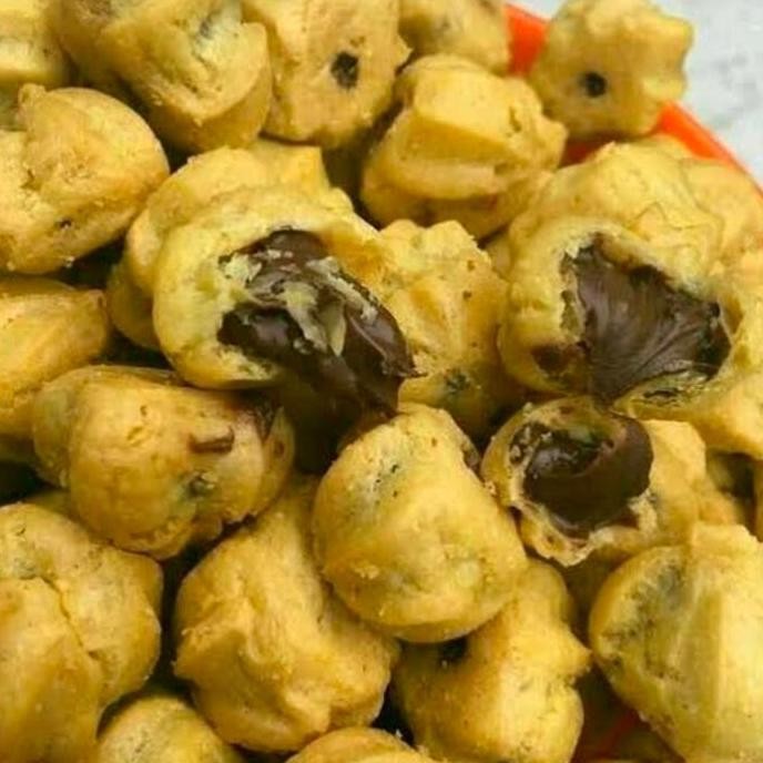 

Kue Sus Kering Isi Coklat 250gr Kue Soes Mini Renyah Manis Stok Terbatas