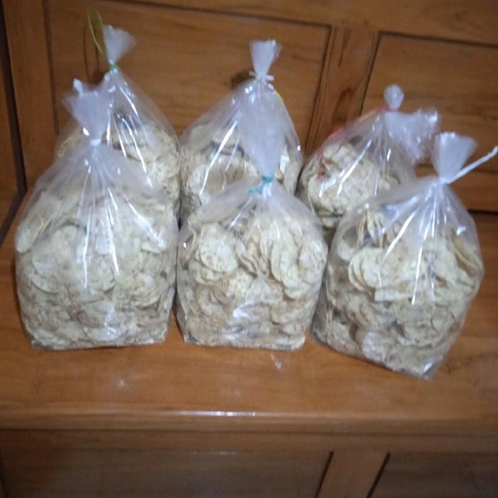 

CCF Keripik Tempe 1kg Gurih Renyah Empuk Lezat Cemilan Ringan Kripik Tempe Gurih Renyah Crispy Lezat